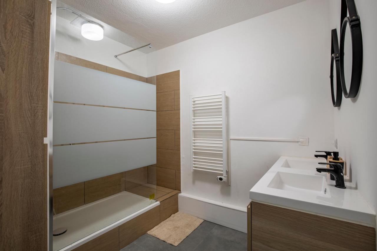 T4 Climatise Au Pied Des Rempart Avec Parking Apartment Avignon Exterior photo